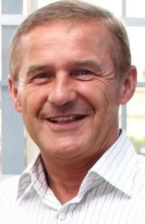 Gerhard Menje  www.FruitsfromParadise.com