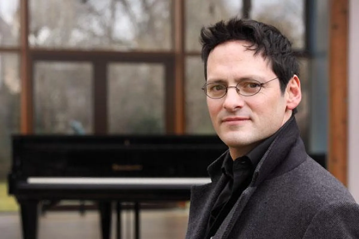 Pianist Tobias Forster