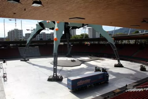 Bild: Spedition Allgaier aus Neu-Ulm auf Tournee mit "U2"