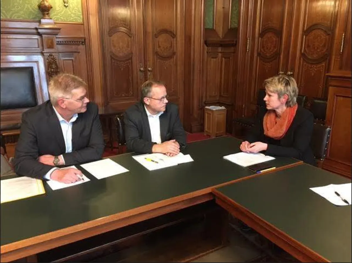 Karsten Gödicke und Maik Findeisen vom Parentsmagazin-Hamburg im Interview mit Birgit Stöver (CDU)