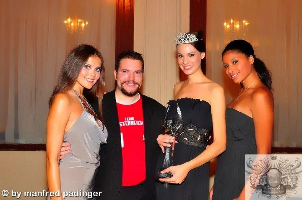 Julia Ganster (ÖNTM 2008), Model-Manager Dominik Wachta (Jadmodels), Aleksandra Zdero (ÖNTM 2011), Astou Maraszto (ÖNTM 2010)
