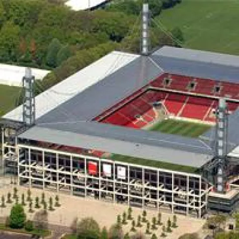 Bild: SimpaTec Moldex 3D Anwendertreffen 2013 im Rheinenergiestadion Köln