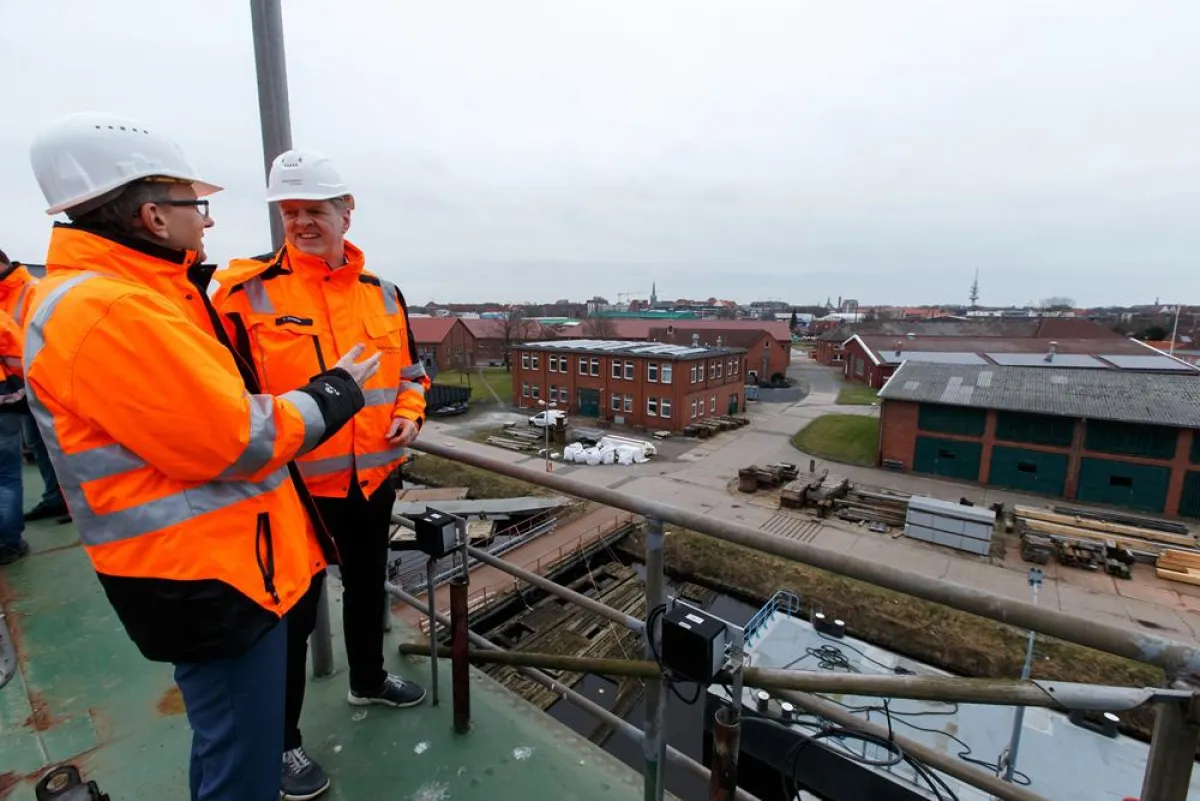 Geschäftsführer Holger Banik und Projekteiter Thomas Tröster in Emden