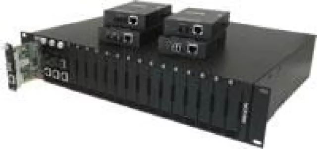 Perle Systems führt High-Density-Ethernet-zu-Glasfaser-Medienkonvertersystem ein Bild: Perle Systems führt High-Density-Ethernet-zu-Glasfaser-Medienkonvertersystem ein