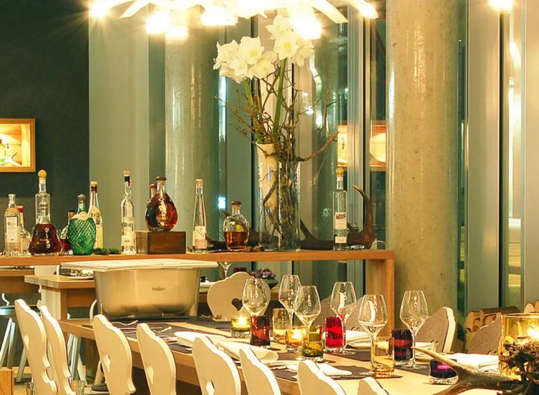 Gedeckte Tafel im Restaurant Alpenraum