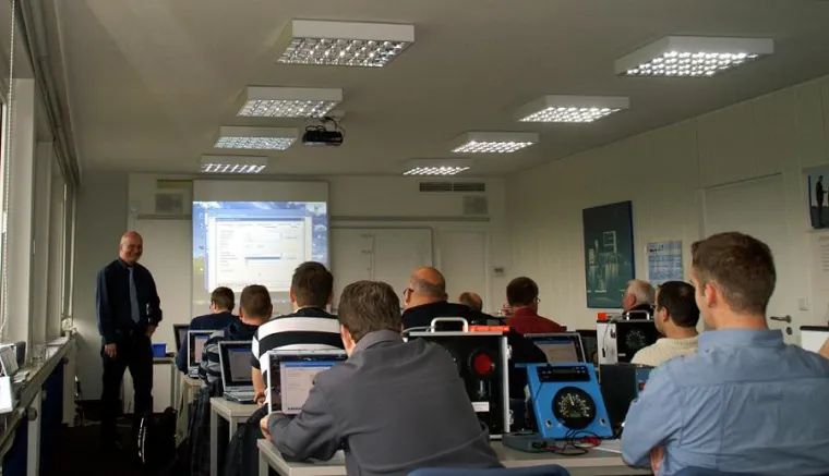 Bild: Weiterbildung für Berufskraftfahrer