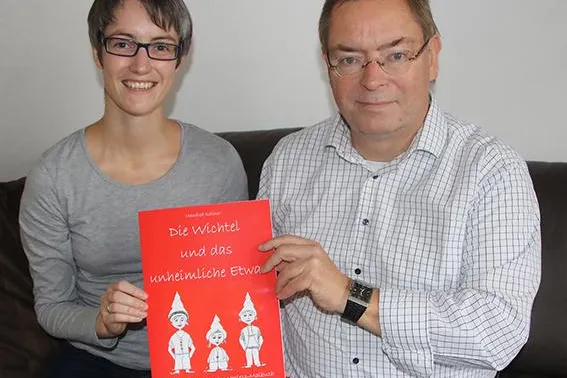 Bild: Neu: Adventskalender-Vorlese-Malbuch