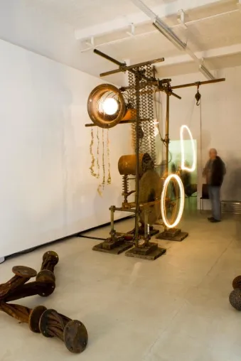 Bild: Einzelausstellung "Die Wandlung" Installationen & Plastiken von Christian F. Schmit