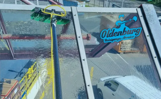 Bild: Lichtblicke ohne Schattenseite: Warum sich die professionelle Glasdachreinigung in der Hauptstadt auszahlt