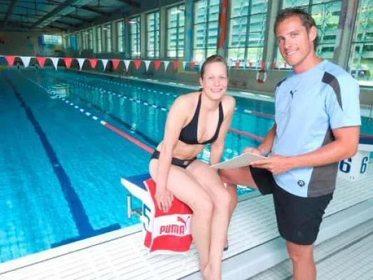 Teilnehmer werden fit in der Leitung und Überwachung von Bäderbetrieben Bild: Teilnehmer werden fit in der Leitung und Überwachung von Bäderbetrieben