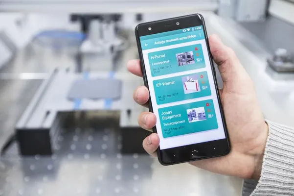 Bild: Produktupdate: Kommunikations-Tool »FlexNote« greift auf Maschinensteuerung zu