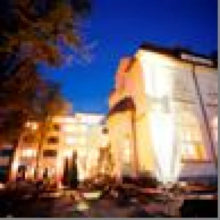 Das Hotel ASAM befindet sich in einem der imposantesten Gebäude des Straubinger Südens. Bildnachweis: © Dr. Albert Kitzinger