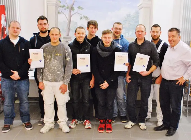 Stuckateur-Facharbeiter zum Azubi-Trainer qualifiziert Bild: Stuckateur-Facharbeiter zum Azubi-Trainer qualifiziert