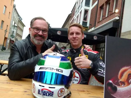 Bild: Altbier-Tradionsbrauerei sponsert erstmalig Rennwagen-Piloten / Flottes Füchschen