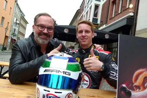 Bild: Altbier-Tradionsbrauerei sponsert erstmalig Rennwagen-Piloten / Flottes Füchschen