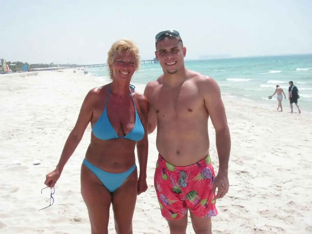 Kleo und Ronaldo am Beach in Dubai