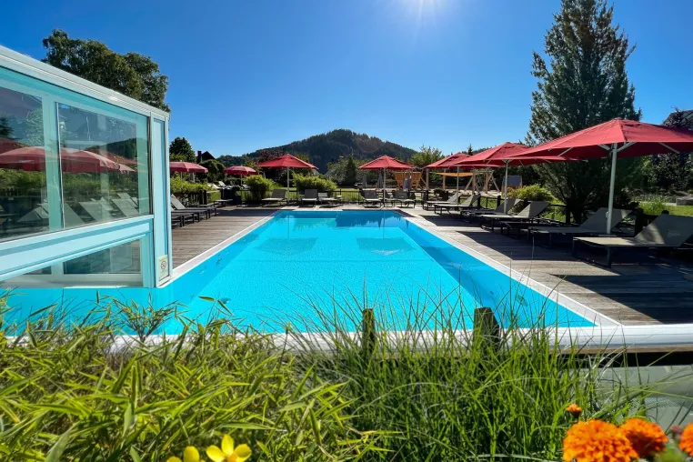 Bild: Zum siebten Mal in Folge ausgezeichnet: Familotel Sonnenpark auch 2025 das beste Familienhotel in Deutschland