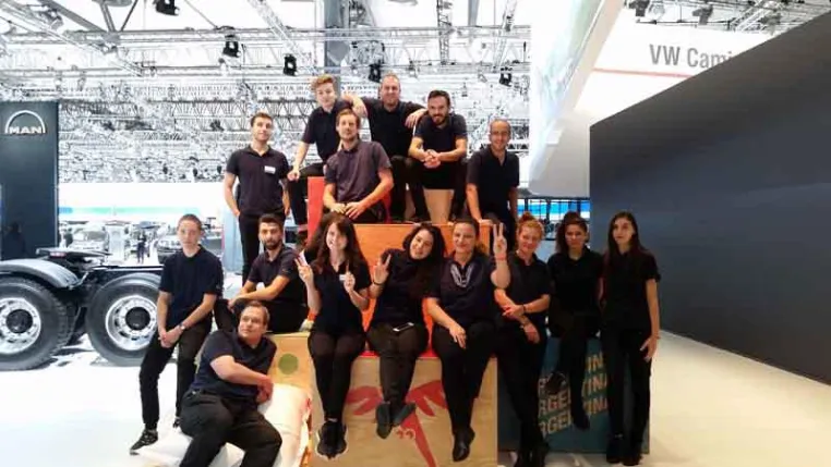 Hoch hinaus: OLYMP auf der IAA Nutzfahrzeuge 2016 Bild: Hoch hinaus: OLYMP auf der IAA Nutzfahrzeuge 2016