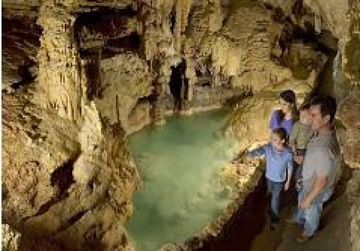 Natural Bridge Caverns Emerald Lake © San Antonio_s