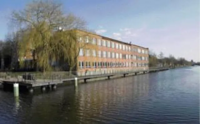 Bild: Die Künstler der Künstlercommunity Hamburg Wilhelmsburg (im Rahmen eines IBA Projekts) stellen sich vor