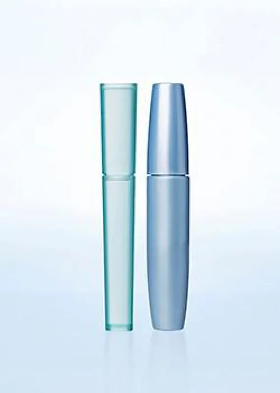Feminin und diskret: Der SpeediCath® Compact Eve ist kaum von einem Kosmetikprodukt zu unterscheiden