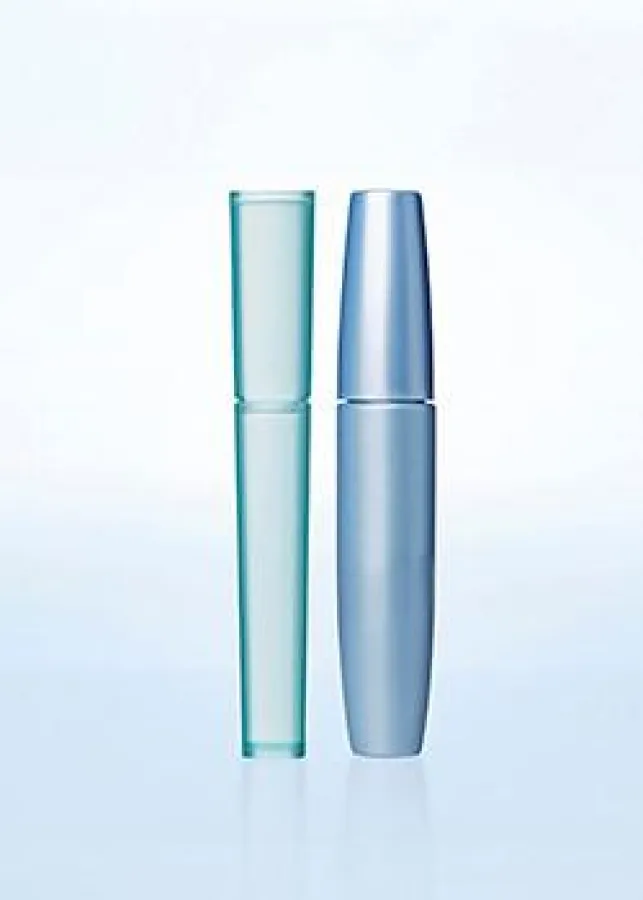 Feminin und diskret: Der SpeediCath® Compact Eve ist kaum von einem Kosmetikprodukt zu unterscheiden