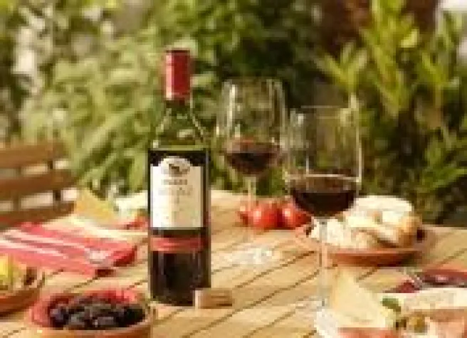 Sommer-Tipp: OSBORNE-Solaz - Temperamentvolle Weine zu spanischem Grillgenuss Bild: Sommer-Tipp: OSBORNE-Solaz - Temperamentvolle Weine zu spanischem Grillgenuss