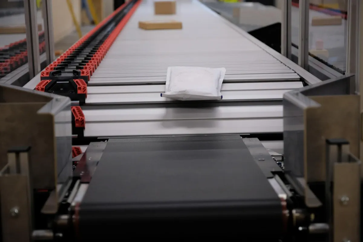 VanRiet hat mit dem HC Smalls Sorter eine Lösung für Kleinpakete im Programm. (Foto: VanRiet)