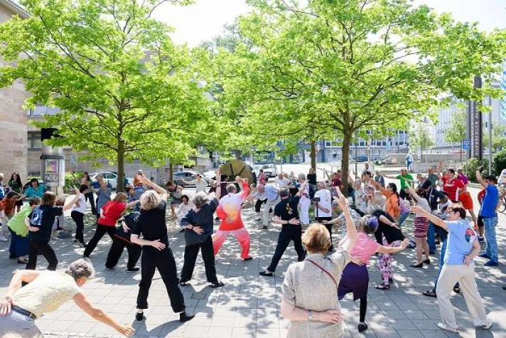 Mit Tai Chi, Schwert und jeder Menge Information gegen Arthrose Bild: Mit Tai Chi, Schwert und jeder Menge Information gegen Arthrose