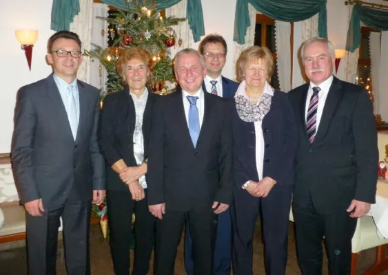 Bild: Raiffeisenbank Hochfranken West eG verabschiedet Mitarbeiter in den Ruhestand