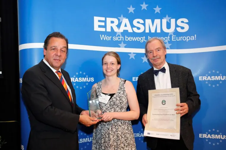 Internationaler Austausch gewürdigt: FH Frankfurt erhält Erasmus-Qualitätssiegel 2013 Bild: Internationaler Austausch gewürdigt: FH Frankfurt erhält Erasmus-Qualitätssiegel 2013
