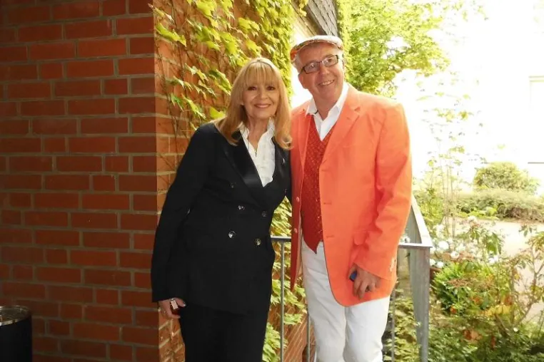 Ohrenspaß mit der Schlagerlegende Cindy Berger & NORBI beim Kaffeeklatsch Bild: Ohrenspaß mit der Schlagerlegende Cindy Berger & NORBI beim Kaffeeklatsch