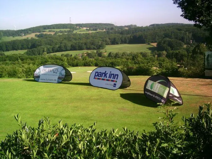 Bild: Erfolgreicher Auftakt zum „park inn Business-Golfer Charity Cup 2006“