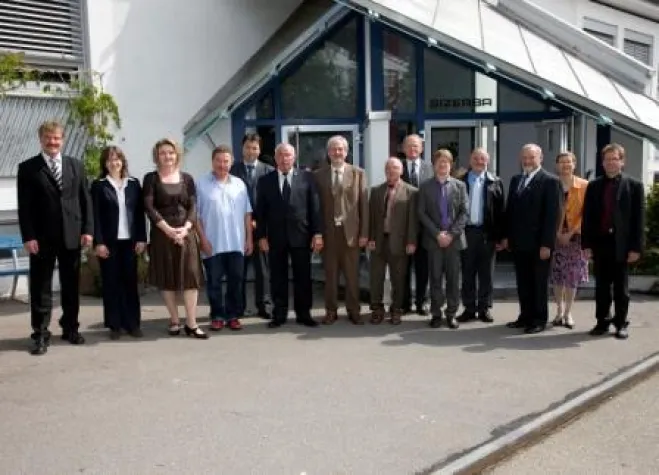 Bild: Bizerba-Mitarbeiterinnen und -Mitarbeiter feiern Jubiläum