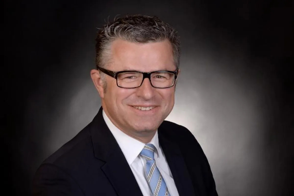 Dr. Frank Urfer - Director Investment - Savills Immobilien Beratungs-GmbH