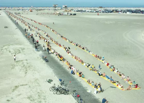 Auf das Handtuch, fertig, los – Weltrekordfieber in Sankt Peter-Ording Bild: Auf das Handtuch, fertig, los – Weltrekordfieber in Sankt Peter-Ording