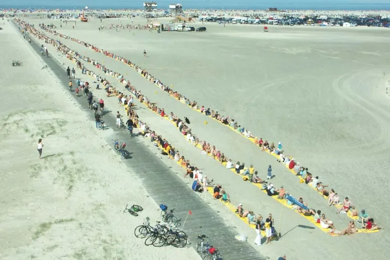 Bild: Auf das Handtuch, fertig, los – Weltrekordfieber in Sankt Peter-Ording