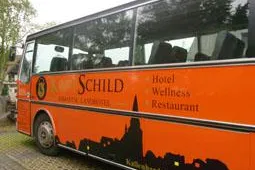 Bild: Romantik Landhotel Knippschild mit besonderem Service: Oldtimer-Bus für die Hotel-Gäste
