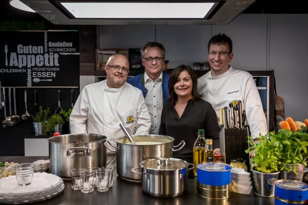 Bild: Rent a Cook´s Designer Kochstudio Salzburg City wurde eröffnet!