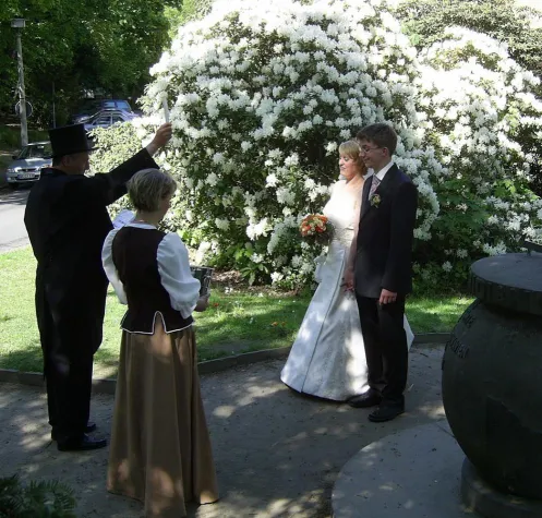 Bild: 1. Brautpaar wurde auf dem 15. Meridian getauft