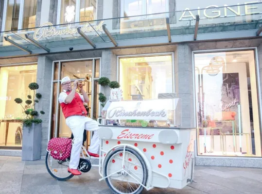 Bild: Eisklare Schmuckpräsentation – Rüschenbeck auf Roadshow in NRW