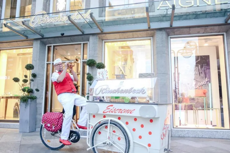 Eisklare Schmuckpräsentation – Rüschenbeck auf Roadshow in NRW Bild: Eisklare Schmuckpräsentation – Rüschenbeck auf Roadshow in NRW