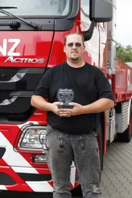 Bild: Herborner LKW-Fahrer rettet auf der A3 ein Leben und wird zum Highway Hero des Monats September