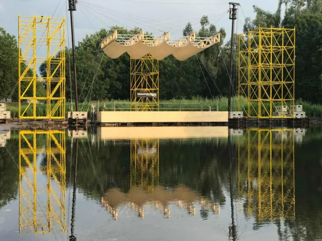 Bild: Megaforce baut Replik der Woodstock-Bühne