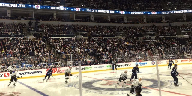 Bild: Schüleraustausch Kanada: 12 Erfahrungen an der High School, in der Familie, zu Weihnachten und Silvester