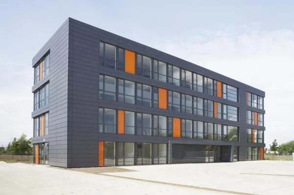 in-tech eröffnet Engineering Center in Wolfsburg Bild: in-tech eröffnet Engineering Center in Wolfsburg