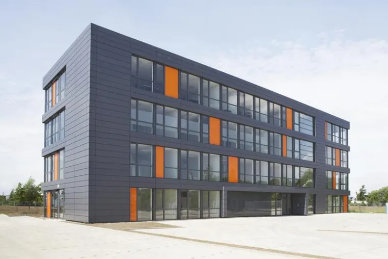 Bild: in-tech eröffnet Engineering Center in Wolfsburg