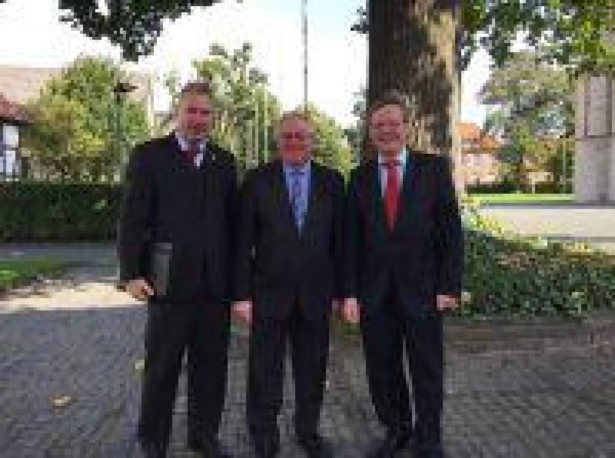v.l.n.r.: Heinz Leymann (IfKom), Reinhold Sendker (MdB), Reinhard Genderka (IfKom)