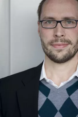 Bild: Generationswechsel beim Baumeister