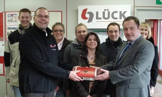 Für den Notfall gerüstet - Lück Gruppe erwirbt AEDs für drei Standorte Bild: Für den Notfall gerüstet - Lück Gruppe erwirbt AEDs für drei Standorte